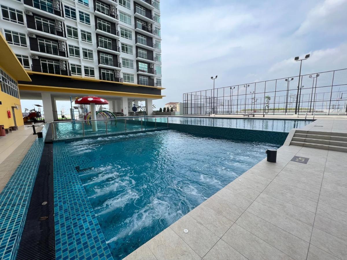 New!! Loving Night Novo 2Br 4-9Pax I Jonker I Netflix I Family Apartamento Malacca Exterior foto
